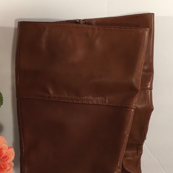 BROWN KNEE HIGH LADIES BOOTS—NWOT - Picture 2 of 8